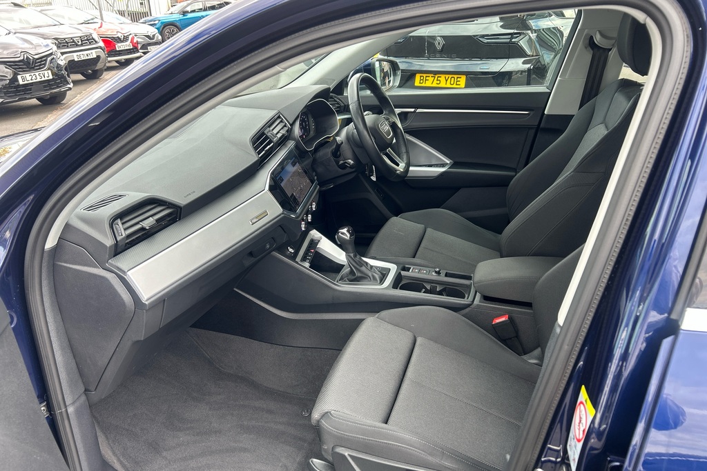 Audi Q3 35 Tfsi Sport S Tronic Blue #3