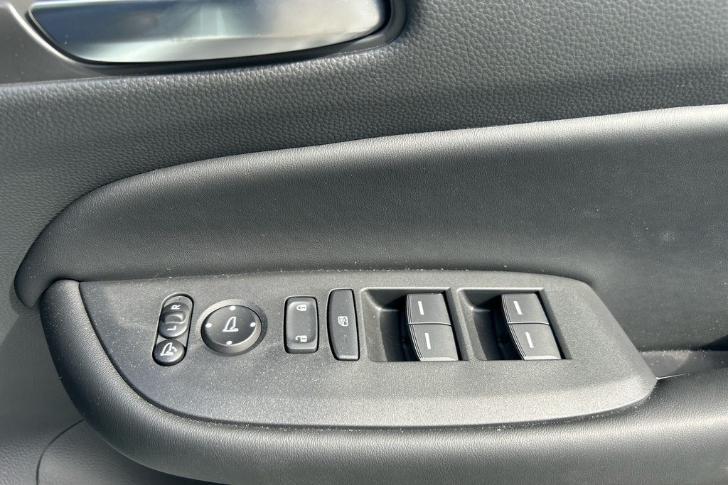Honda Jazz 1.5 I-mmd Hybrid Crosstar Advance Ecvt Blue #18
