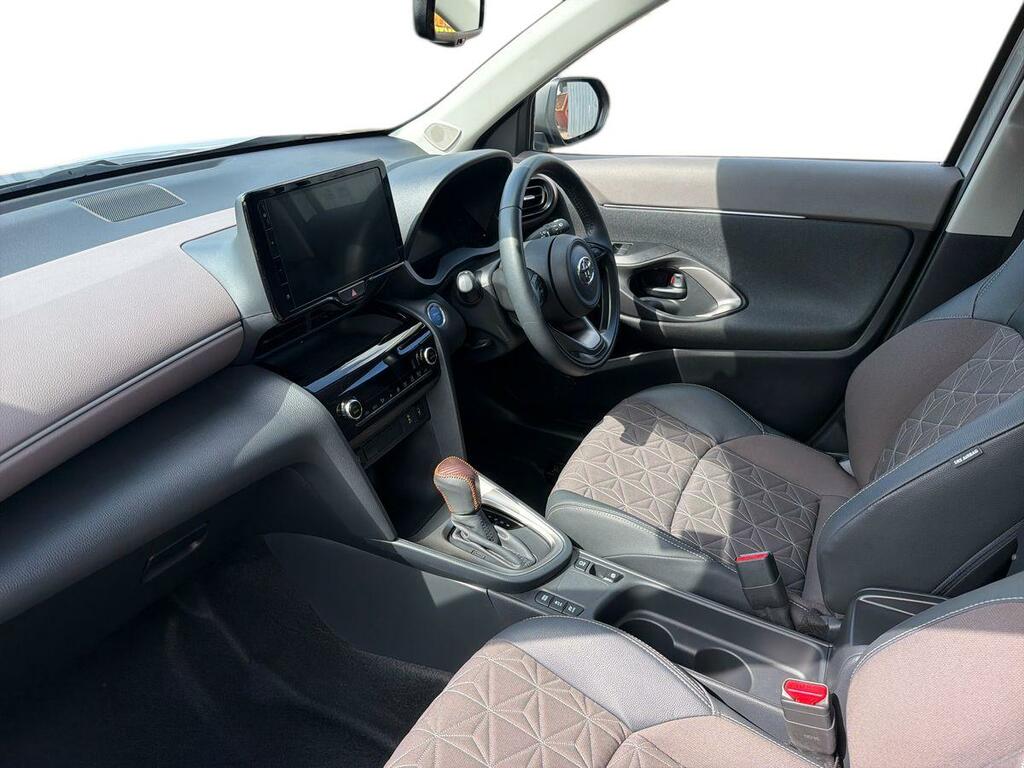 Toyota Yaris Cross 1.5 Hybrid Excel Cvt Silver #3