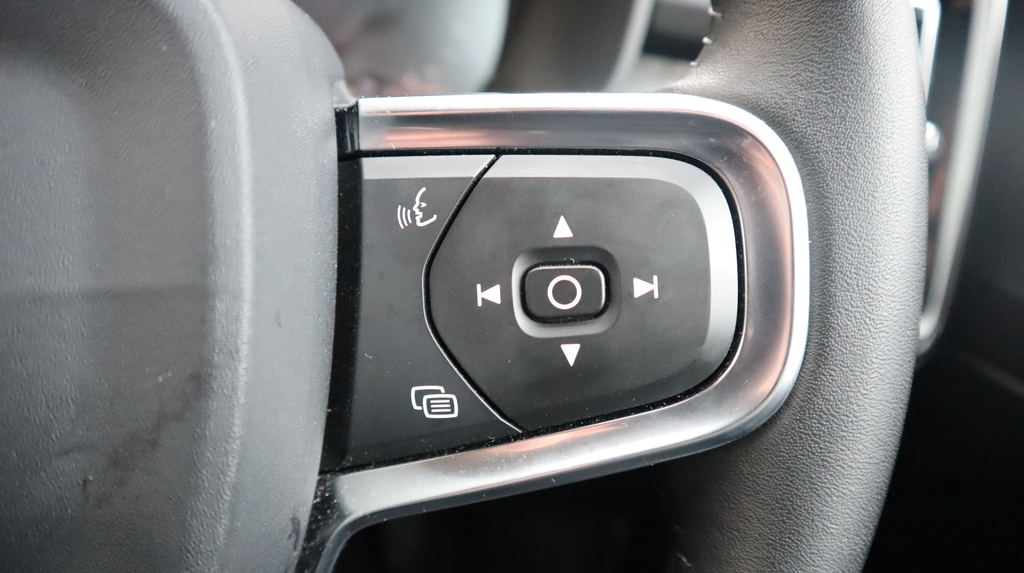 Volvo XC40 T3 Momentum Pro 5150 Factory Options Sun Grey #9