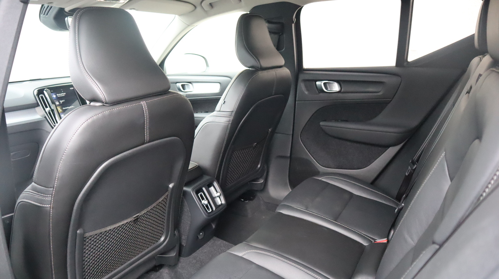 Volvo XC40 T3 Momentum Pro 5150 Factory Options Sun Grey #10