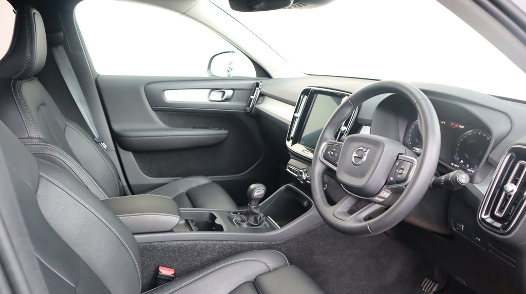 Volvo XC40 T3 Momentum Pro 5150 Factory Options Sun Grey #22