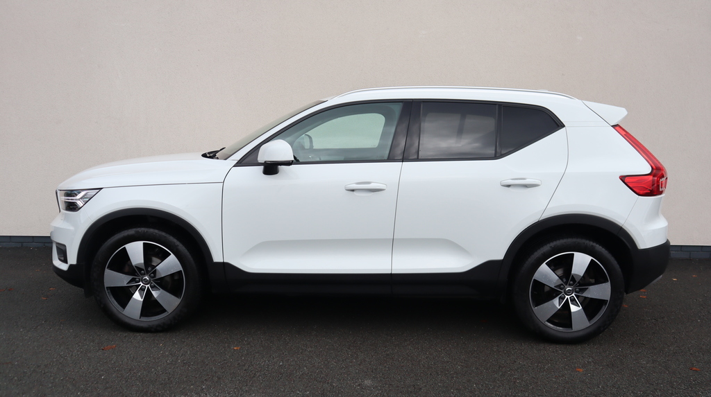 Volvo XC40 1.5 T3 Momentum Pro White #4