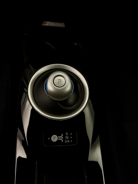 Nissan Leaf Hatchback White #17