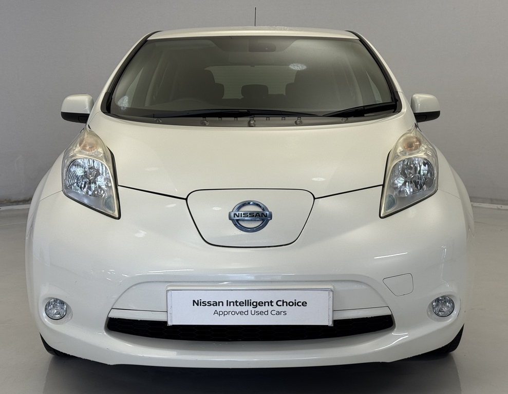 Nissan Leaf Hatchback White #4