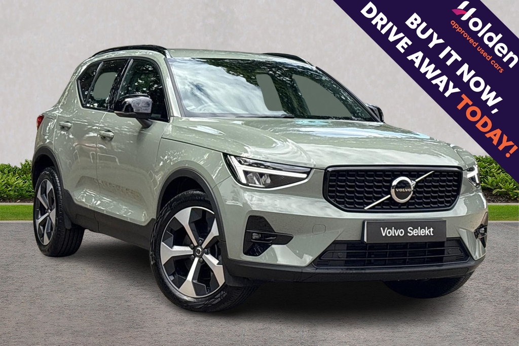 Volvo XC40 Plus Dark Green