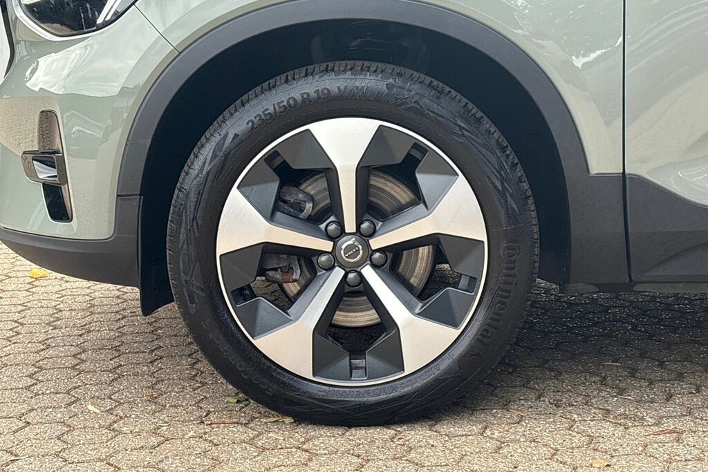 Volvo XC40 Plus Dark Green #5