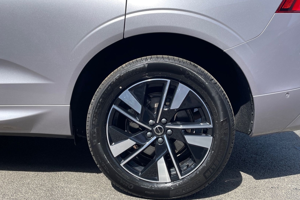 Volvo XC60 Plus Silver #5
