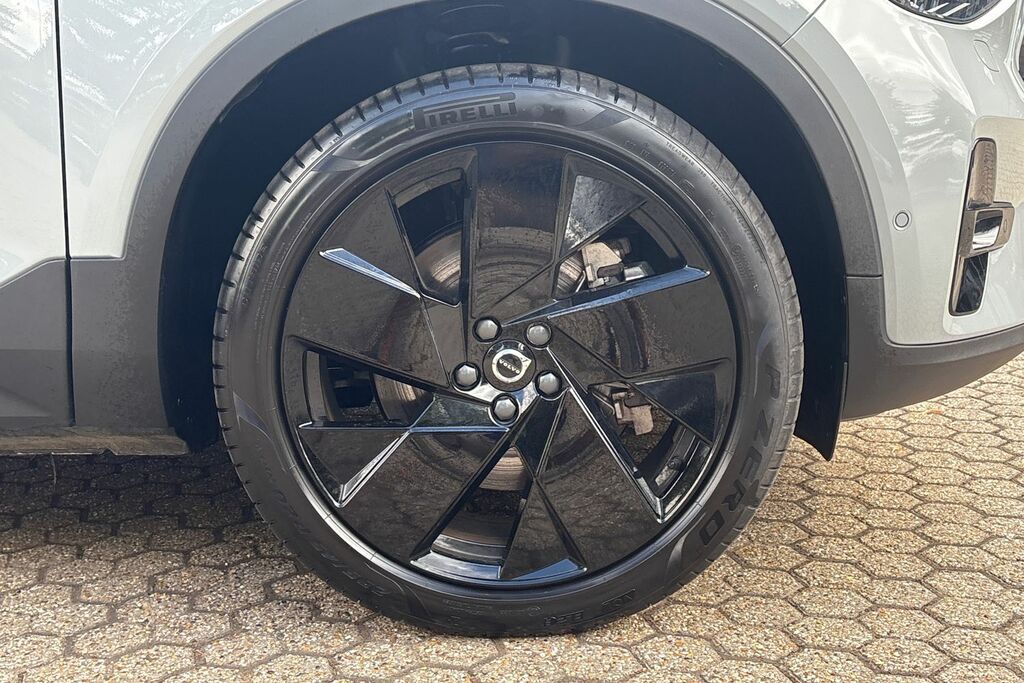 Volvo EX40 Ultra Black Edition Grey #5