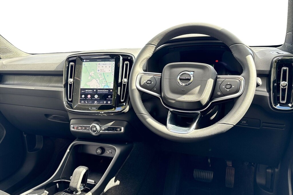 Volvo XC40 Ultimate Gold #2
