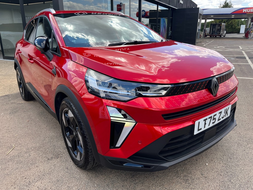 Renault Captur Techno Red