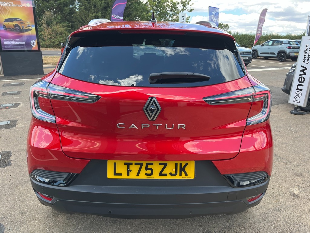 Renault Captur Techno Red #6