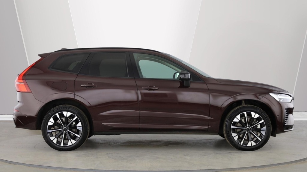 Volvo XC60 Ultra Dark Red #2