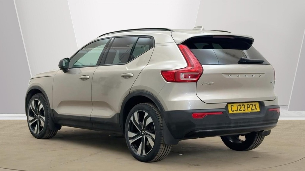 Volvo XC40 Ultimate Gold #5