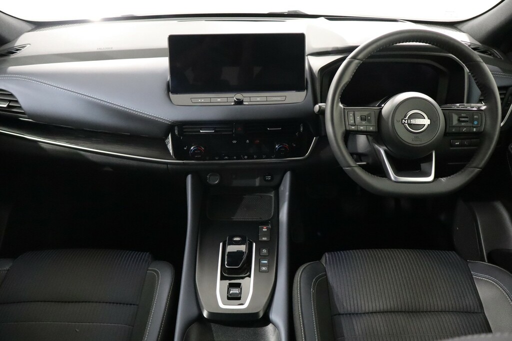 Nissan Qashqai N-connecta White #11
