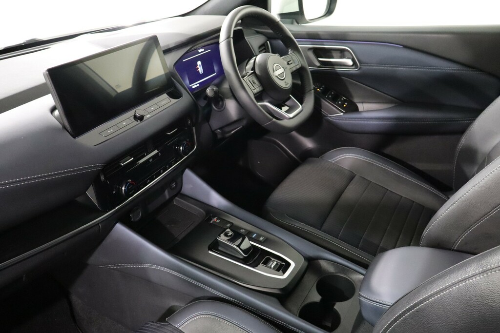 Nissan Qashqai N-connecta White #10