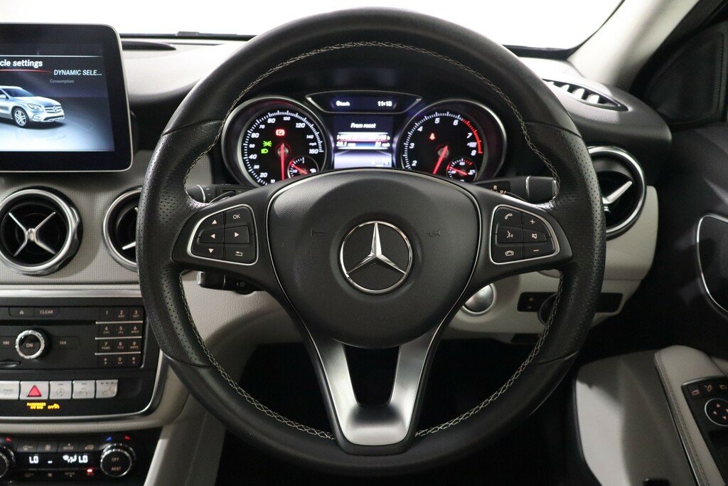 Mercedes-Benz GLA Class Suv 1.6 Gla200 Amg Line Premium 7G-dct Euro 6 S Black #15