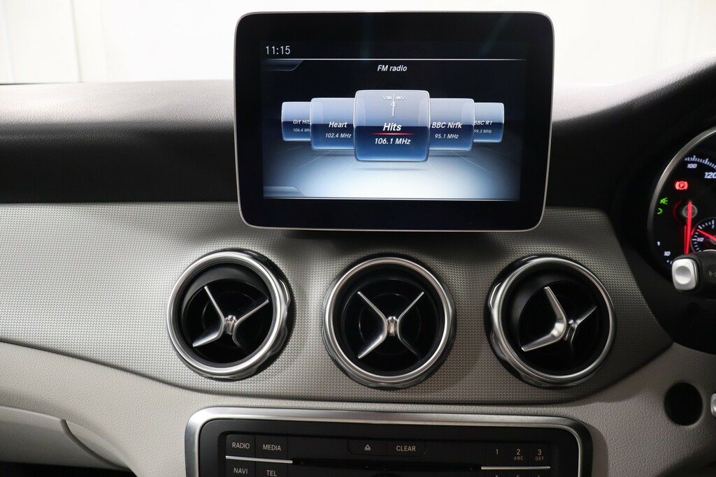 Mercedes-Benz GLA Class Suv 1.6 Gla200 Amg Line Premium 7G-dct Euro 6 S Black #23