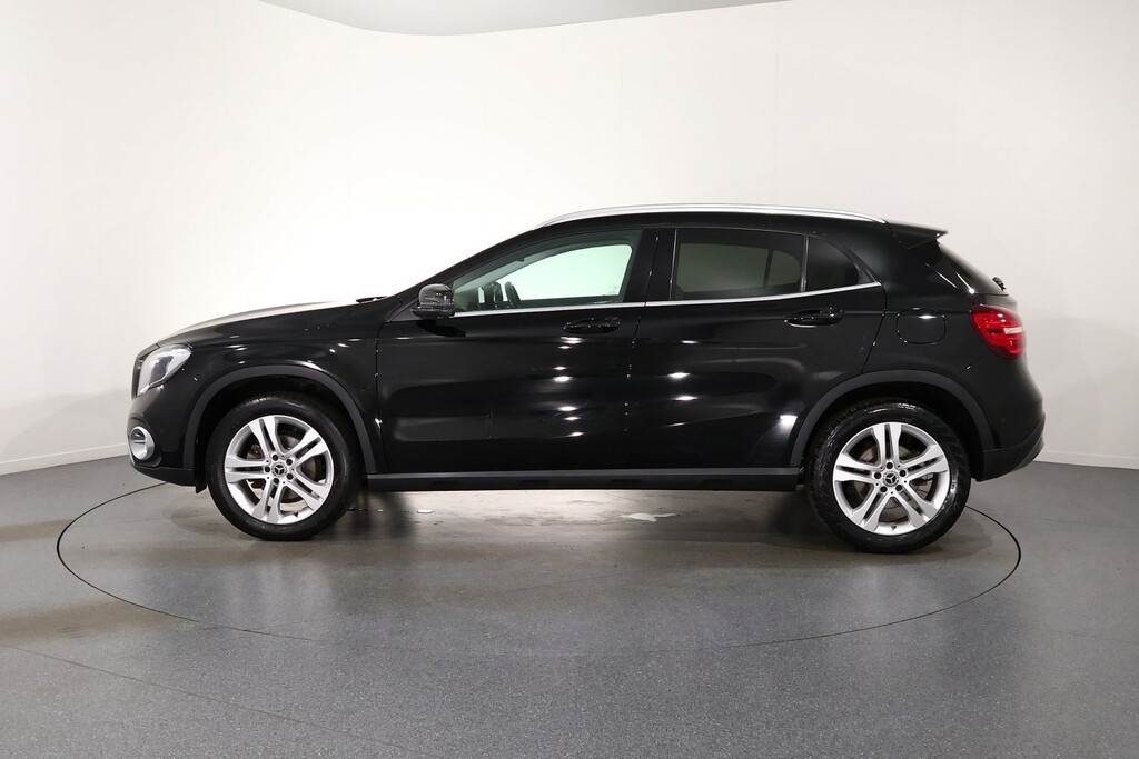 Mercedes-Benz GLA Class Sport Black #4