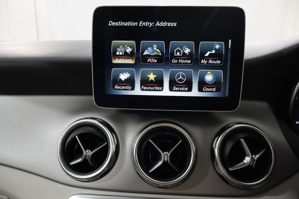 Mercedes-Benz GLA Class Suv 1.6 Gla200 Amg Line Premium 7G-dct Euro 6 S Black #25