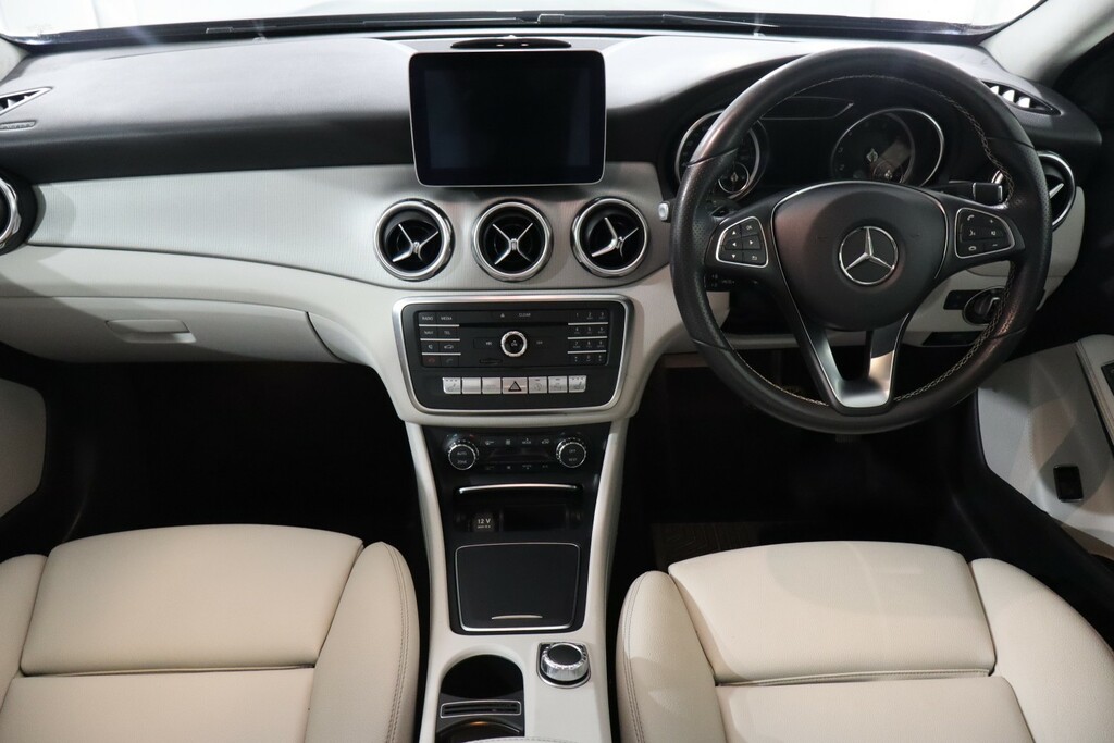Mercedes-Benz GLA Class Suv 1.6 Gla200 Amg Line Premium 7G-dct Euro 6 S Black #11