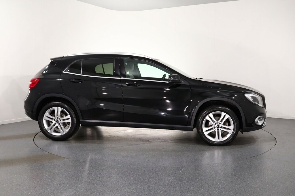 Mercedes-Benz GLA Class Suv 1.6 Gla200 Amg Line Premium 7G-dct Euro 6 S Black #8