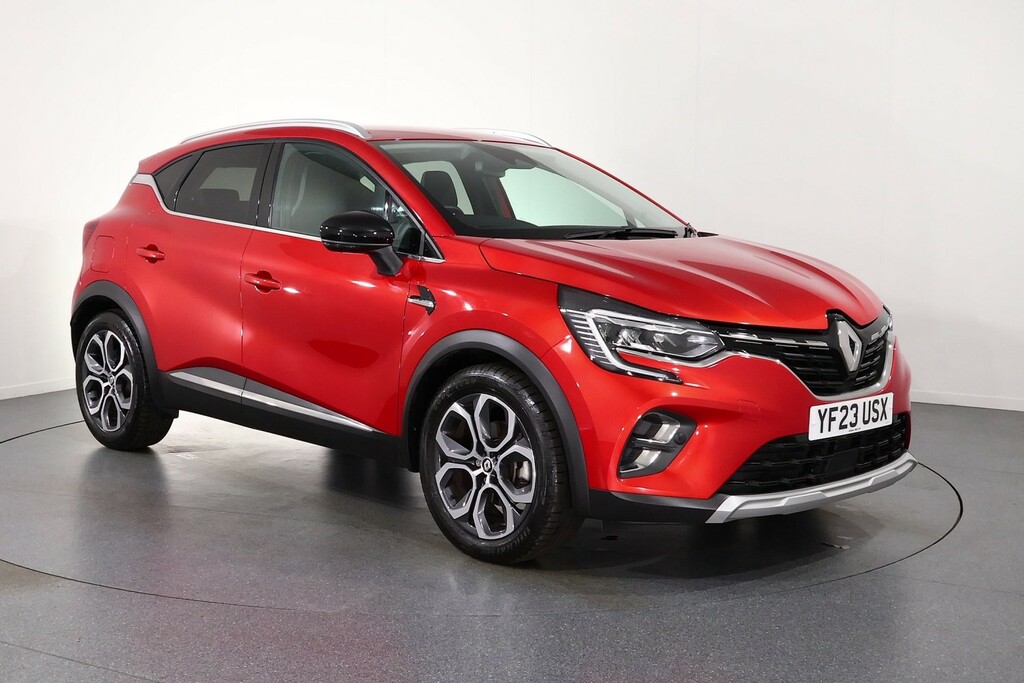 Renault Captur Techno Red