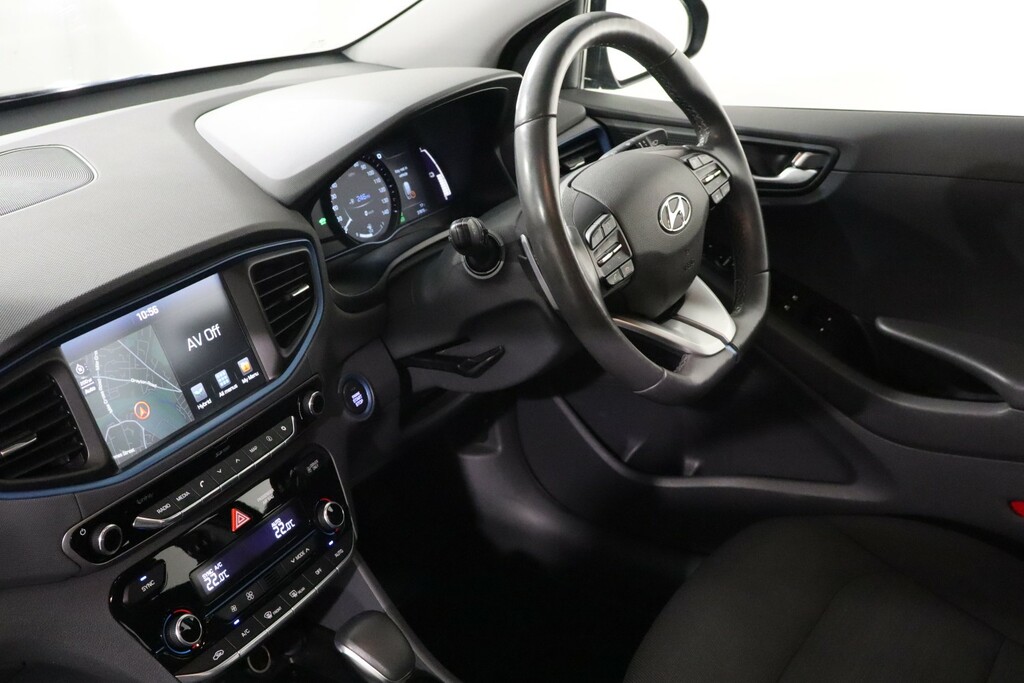 Hyundai Ioniq H-gdi Premium White #10