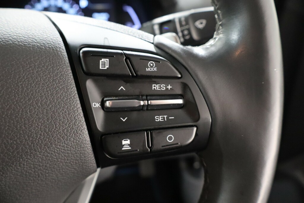 Hyundai Ioniq H-gdi Premium White #17
