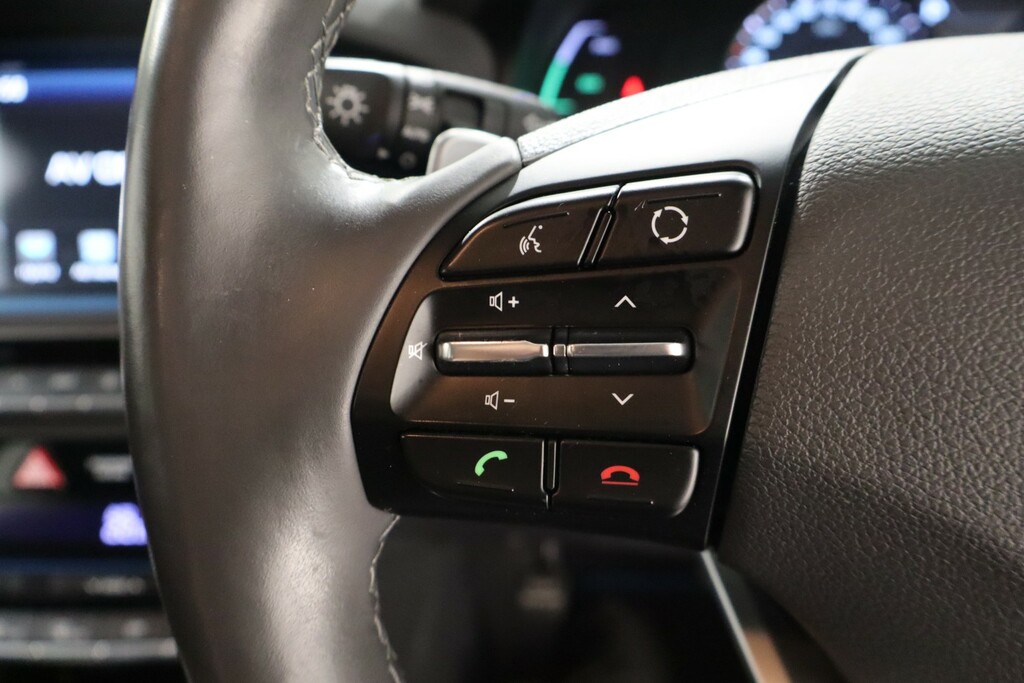 Hyundai Ioniq H-gdi Premium White #16