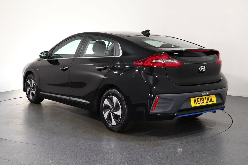 Hyundai Ioniq Premium Black #5