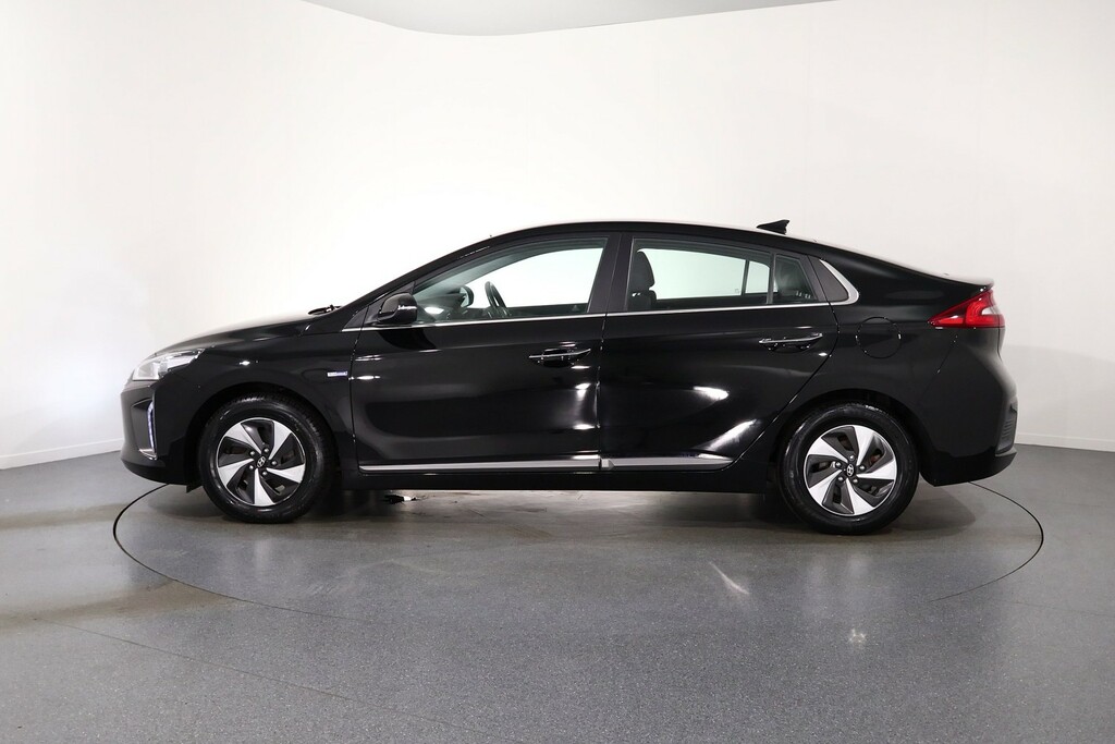 Hyundai Ioniq Premium Black #4