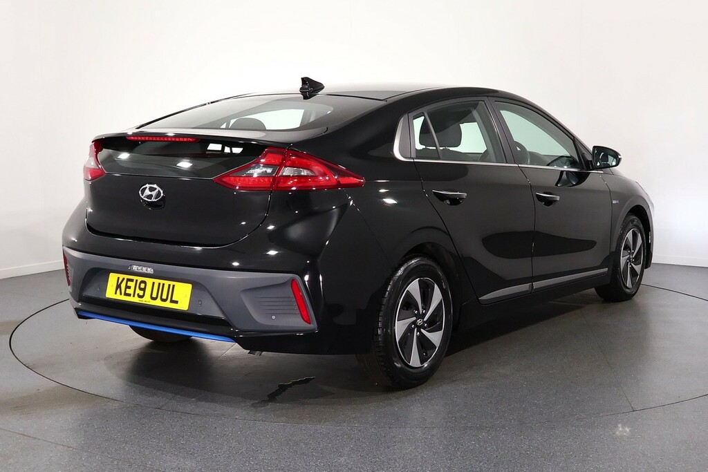 Hyundai Ioniq H-gdi Premium White #7