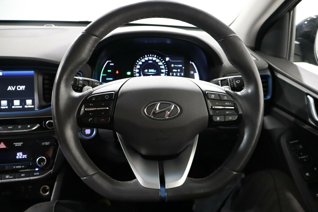 Hyundai Ioniq H-gdi Premium White #15