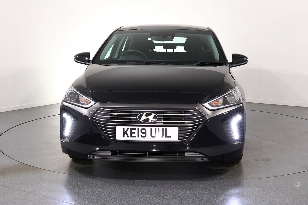 Hyundai Ioniq Premium Black #2