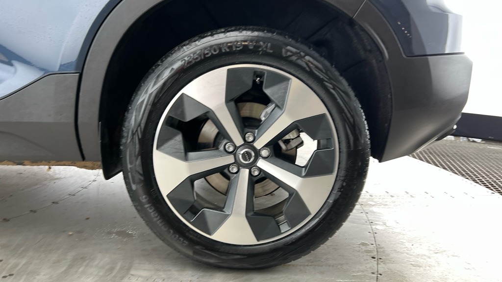 Volvo XC40 Plus Dark Blue #4