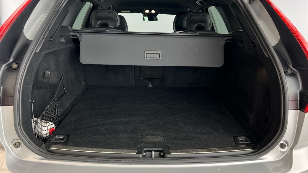 Volvo XC60 Plus Silver #5