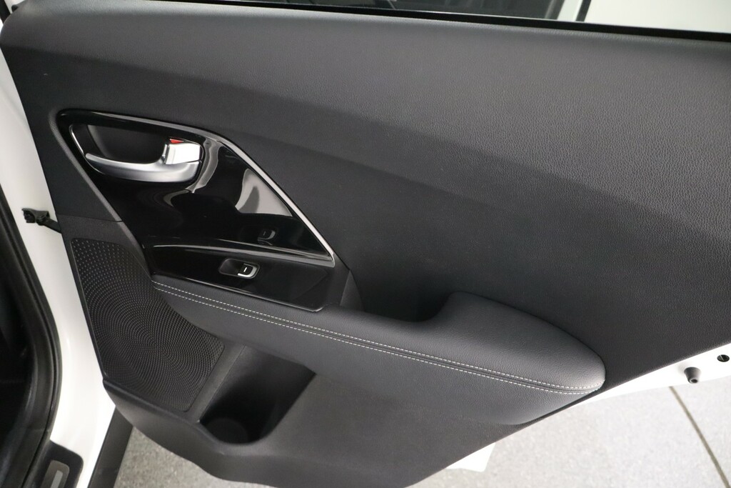 Kia Niro Niro 1.6 Gdi Hybrid 2 Dct Estate Red #27