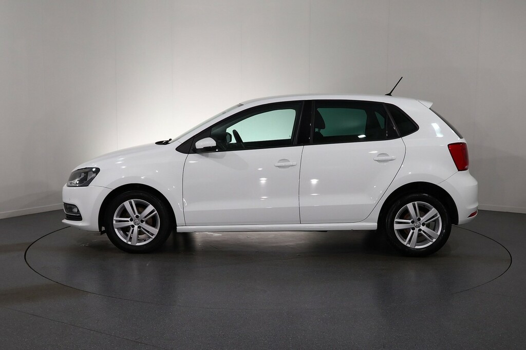 Volkswagen Polo Match White #4