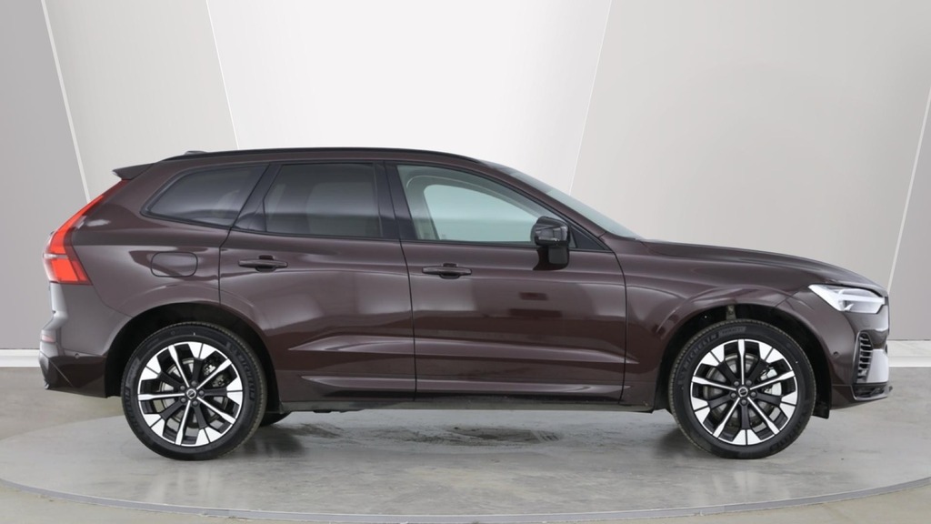 Volvo XC60 Ultra Dark Red #2