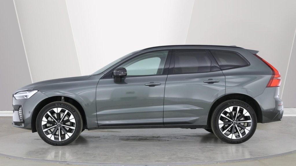 Volvo XC60 Ultra Dark Green #2