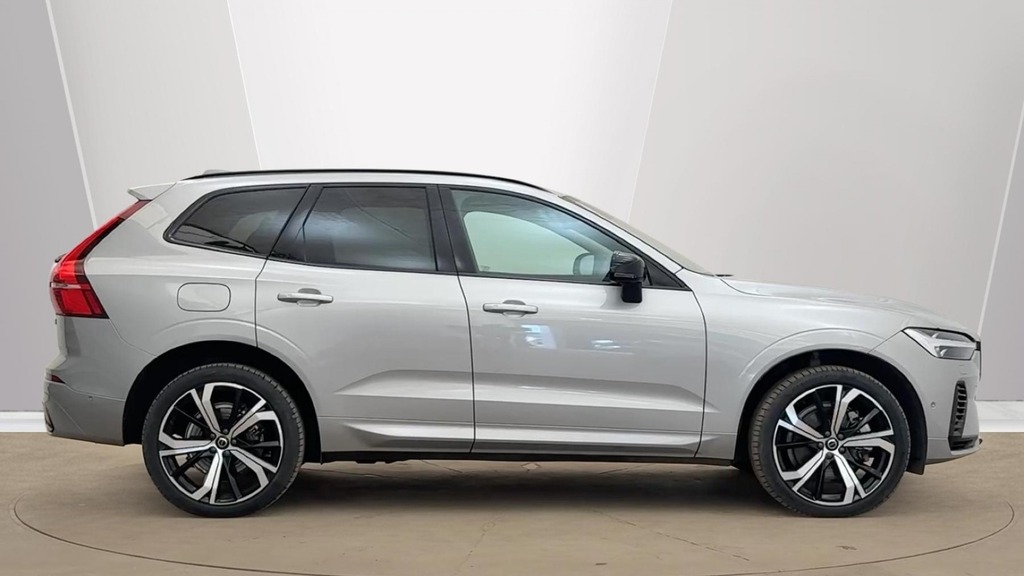 Volvo XC60 Ultra Bright Silver #2