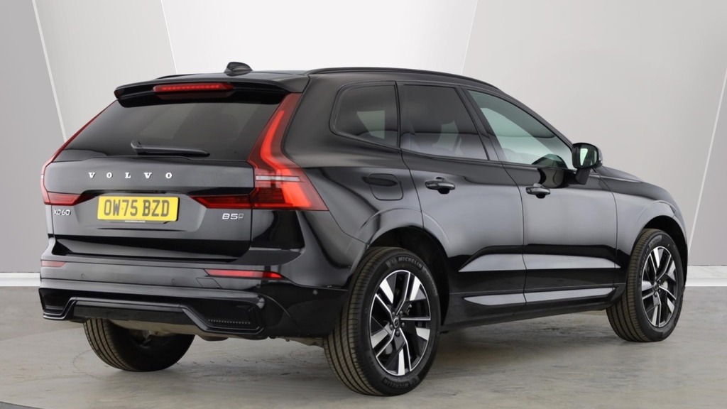 Volvo XC60 Plus Black #6