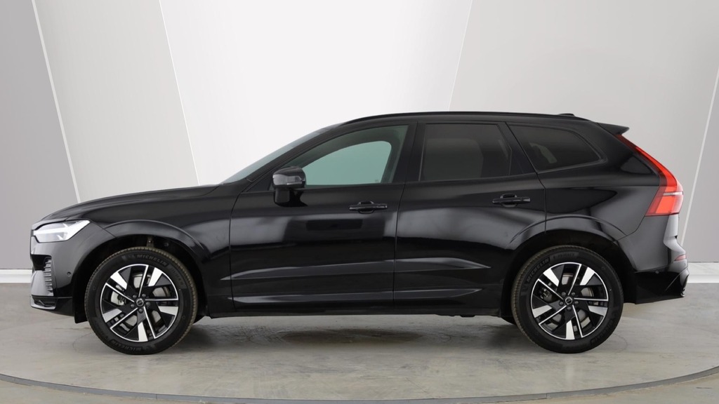 Volvo XC60 Plus Black #2