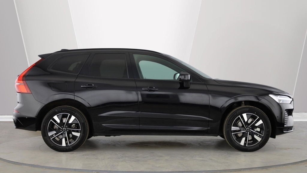 Volvo XC60 Plus Black #5