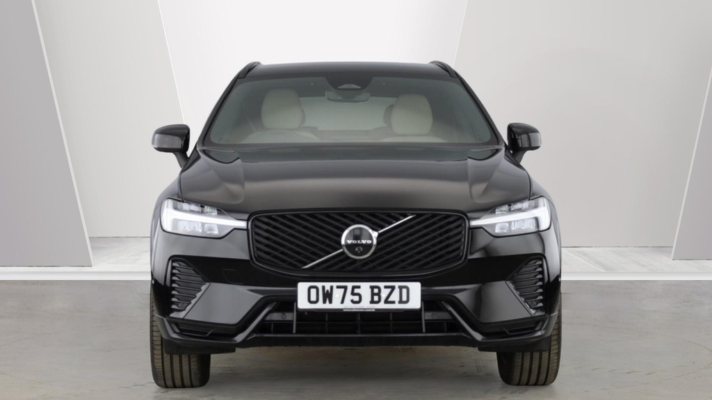 Volvo XC60 Plus Black #3