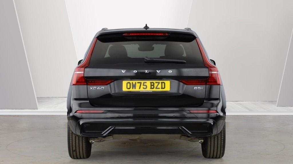 Volvo XC60 Plus Black #4