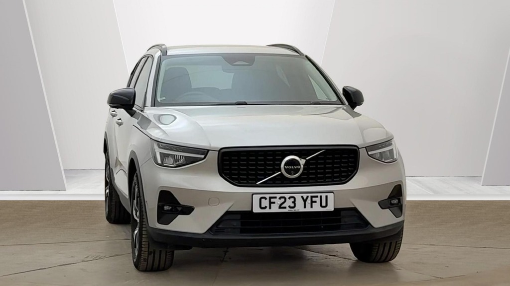 Volvo XC40 Plus Dark Silver
