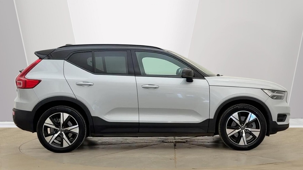 Volvo XC40 Momentum Core Silver #2
