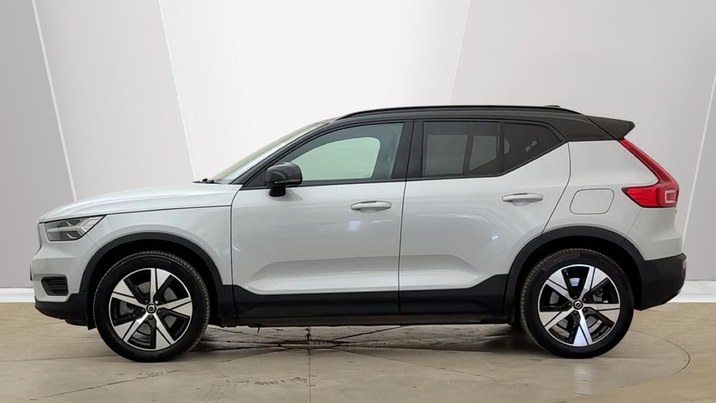 Volvo XC40 Momentum Core Silver #6